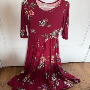 Chic Floral Midi Dress in Burgundy
